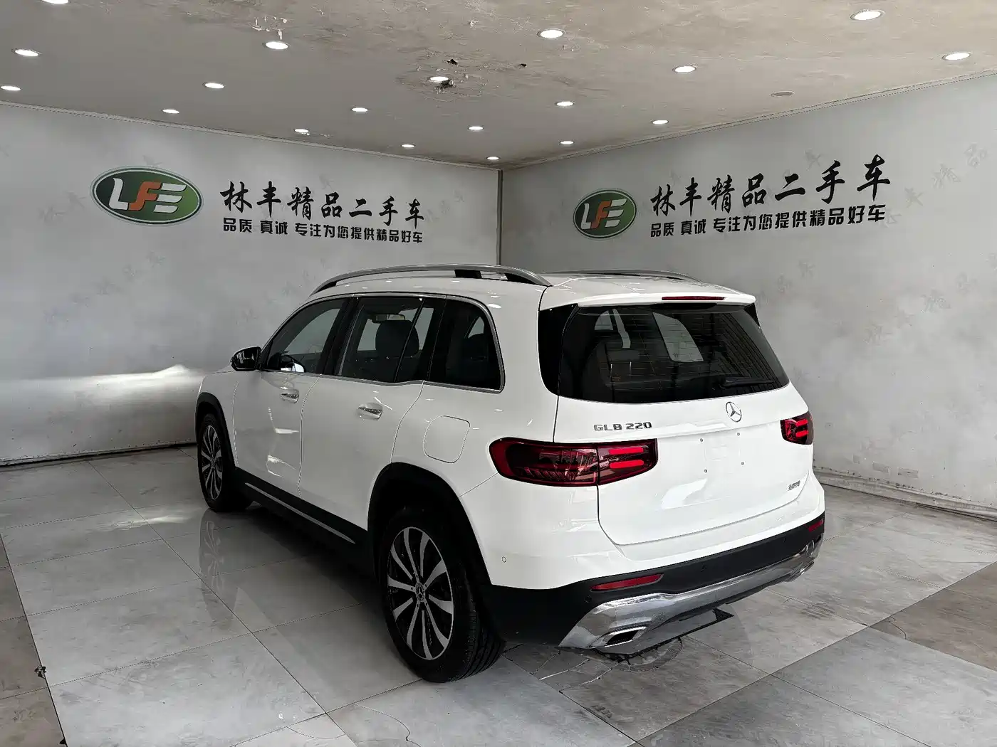 Mercedes-Benz GLB 2025 Model GLB 220 Fashion Style фото 7