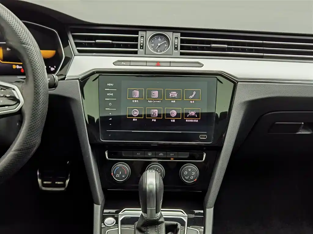Volkswagen Magotan 2023 2 Million Units Commemorative Edition 280TSI DSG Comfort фото 12