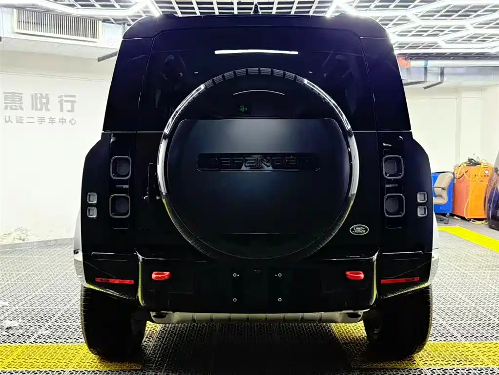 Land Rover Defender 2025 110 3.0T P400 X фото 4