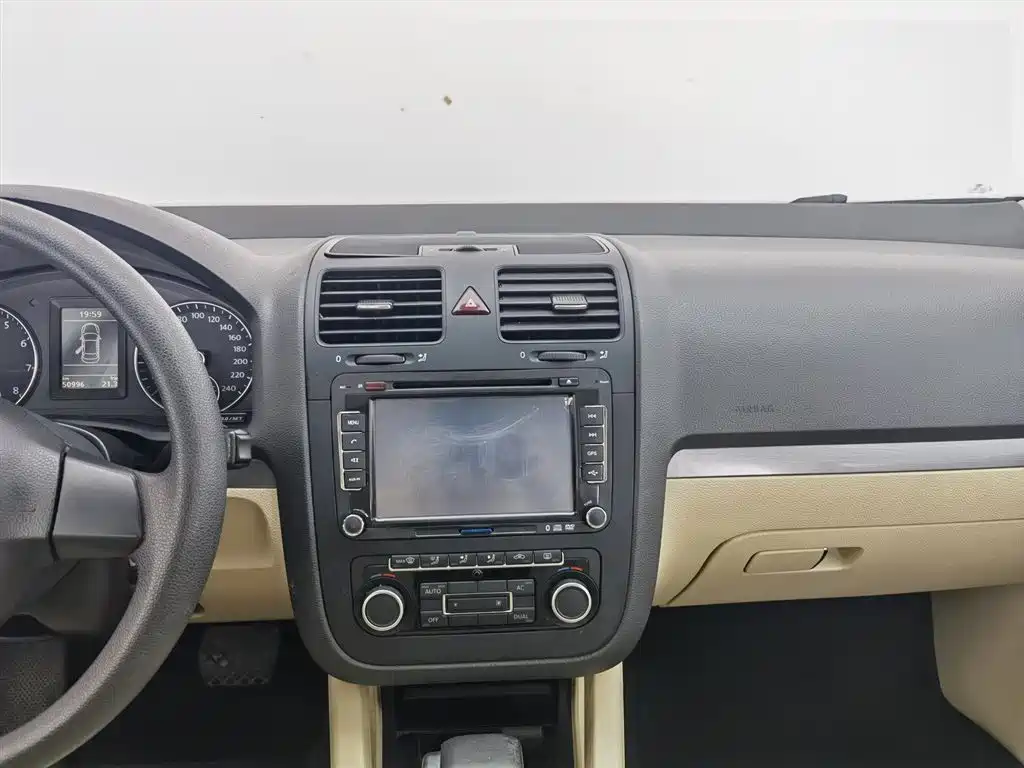 Volkswagen Sagitar 2011 1.4TSI Automatic Technology фото 12