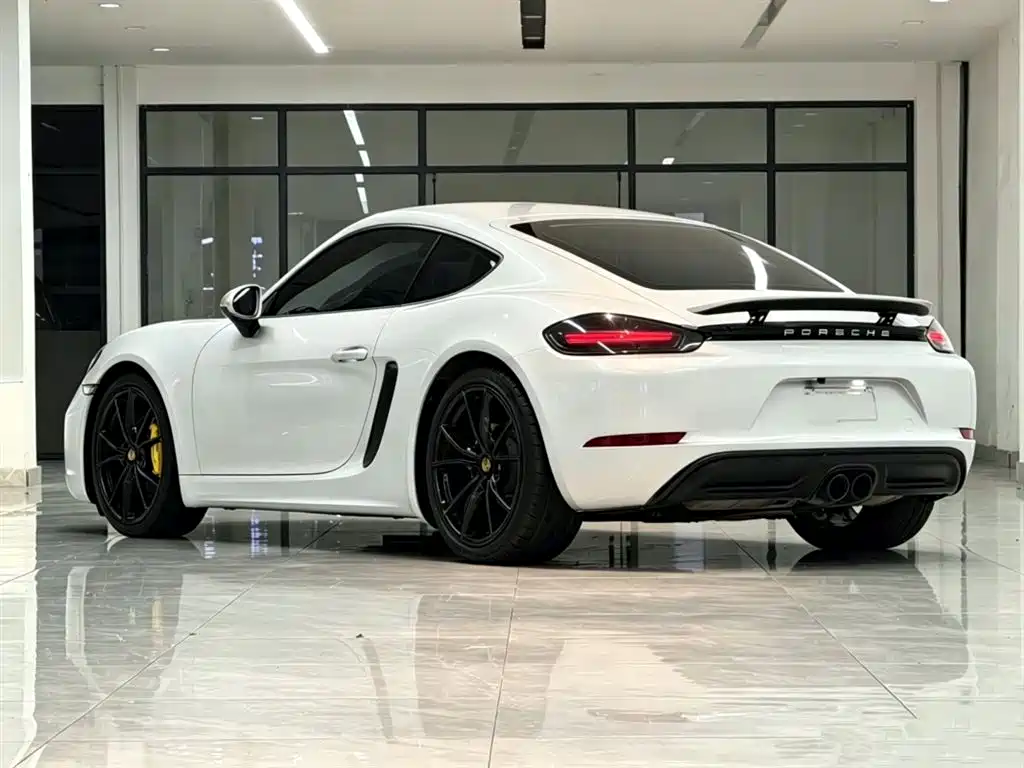 Porsche 718 2018 Cayman 2.0T фото 8