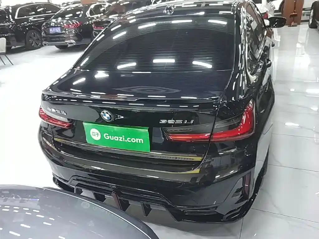 BMW 3 Series 2023 325Li M Sport Black Night Package фото 6