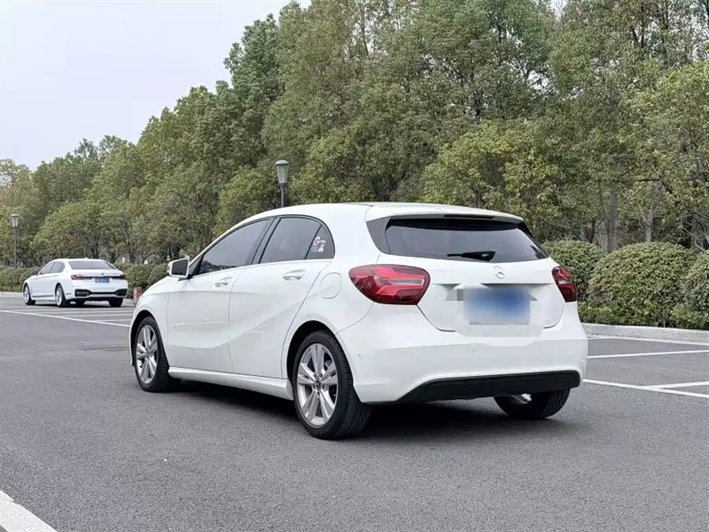 Mercedes-Benz A-Class (Import) 2017 Facelift A 200 Dynamic фото 19