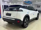 Фото 6 - Peugeot 2008