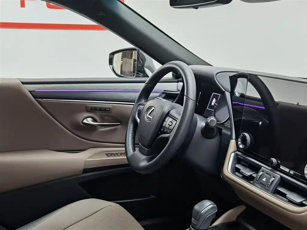 Lexus ES 2025 200 Ultimate Edition фото 22