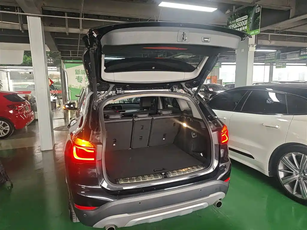 BMW X1 2018 xDrive20Li Premium Model фото 9