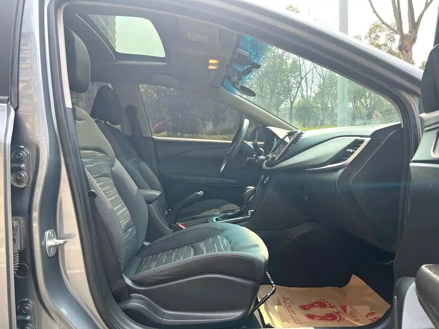 Chevrolet Monza 2019 Redline 320T DCT Joy Edition China VI фото 4