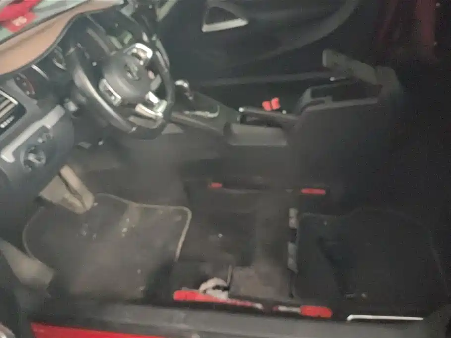 Volkswagen Scirocco 2015 1.4TSI Trend Edition фото 9