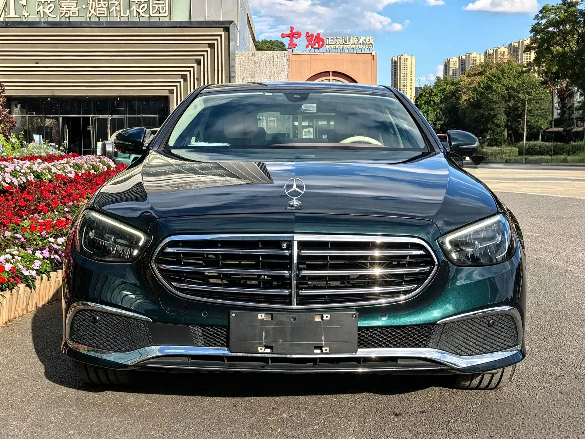 Фото 2 - Mercedes-Benz E-Class