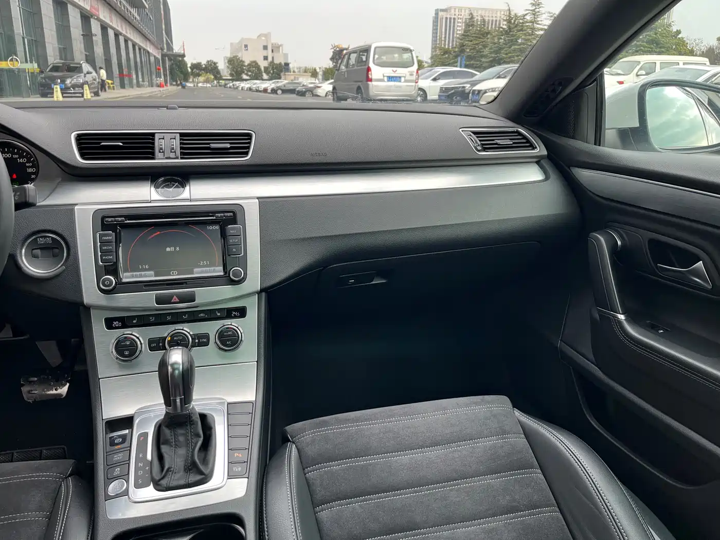 Volkswagen FAW-Volkswagen CC 2016 Model 1.8TSI Luxury фото 9
