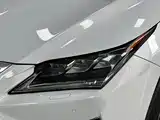Фото 4 - Lexus RX
