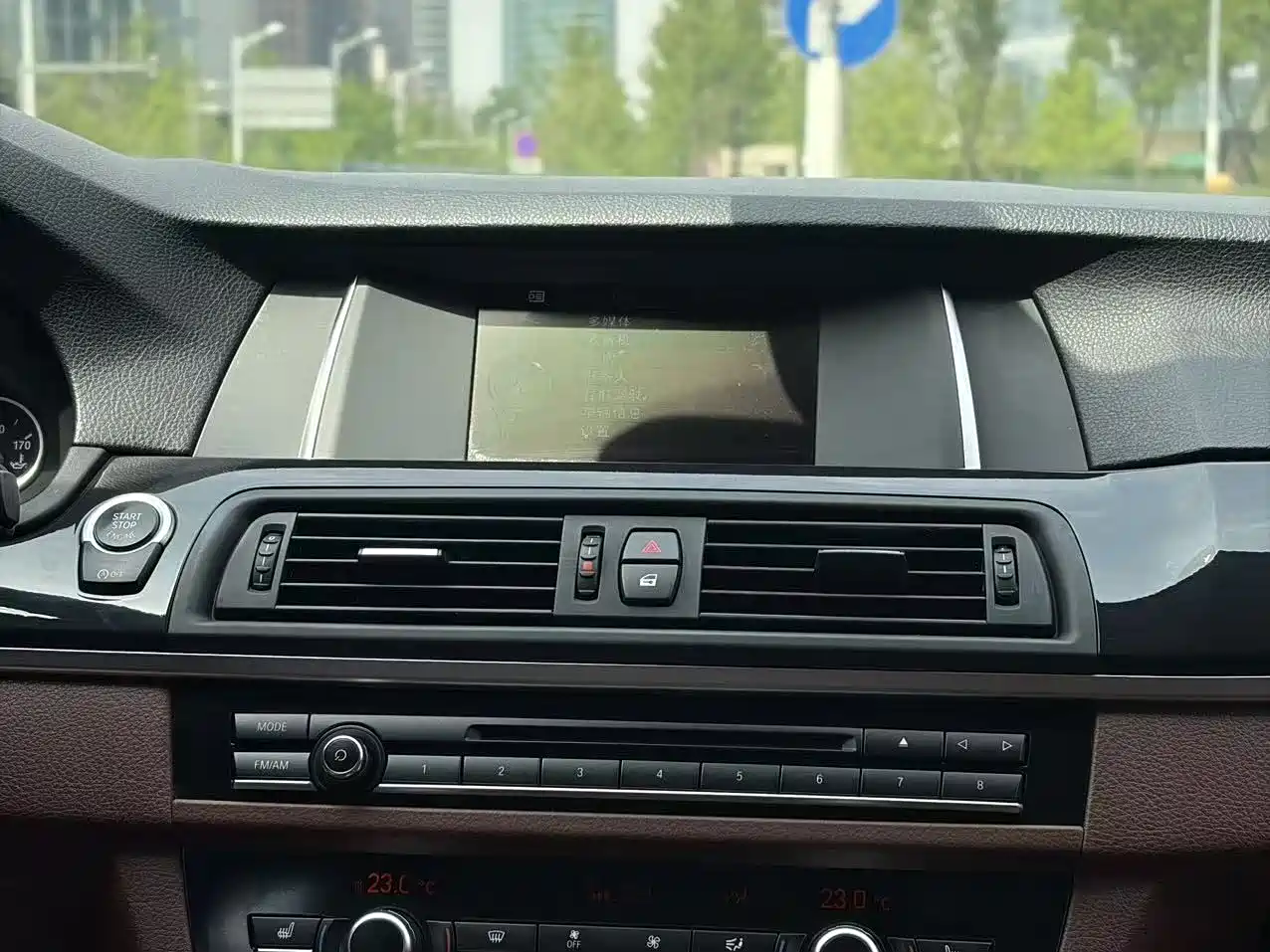 BMW 5 Series 2017 520Li Classic Edition фото 7