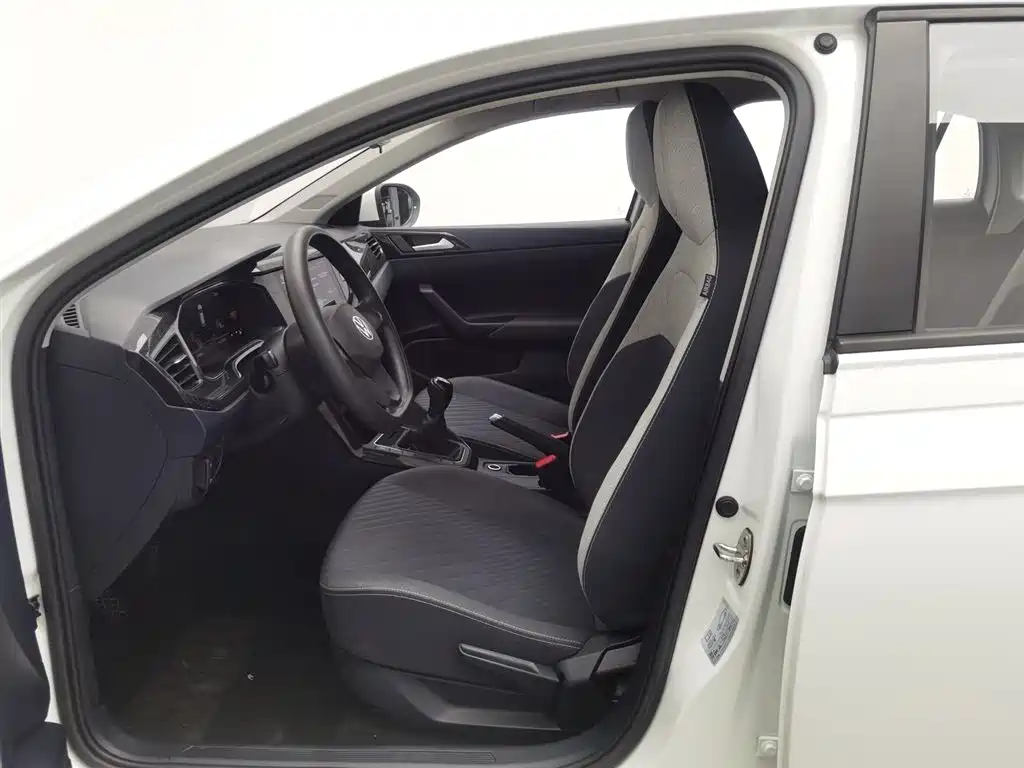 Volkswagen Lavida 2023 XRUI 1.5L Manual New Comfort Edition фото 10