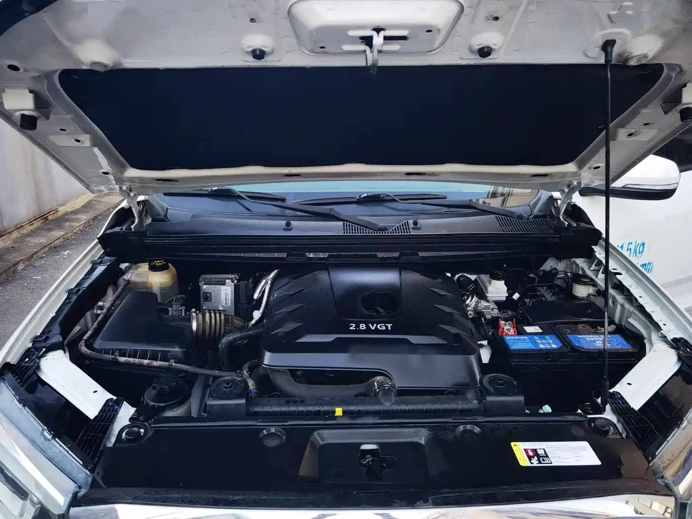 SAIC Maxus Maxus T60 2017 2.8T Diesel Manual 2WD Low Chassis Comfort Long Cab China V фото 6