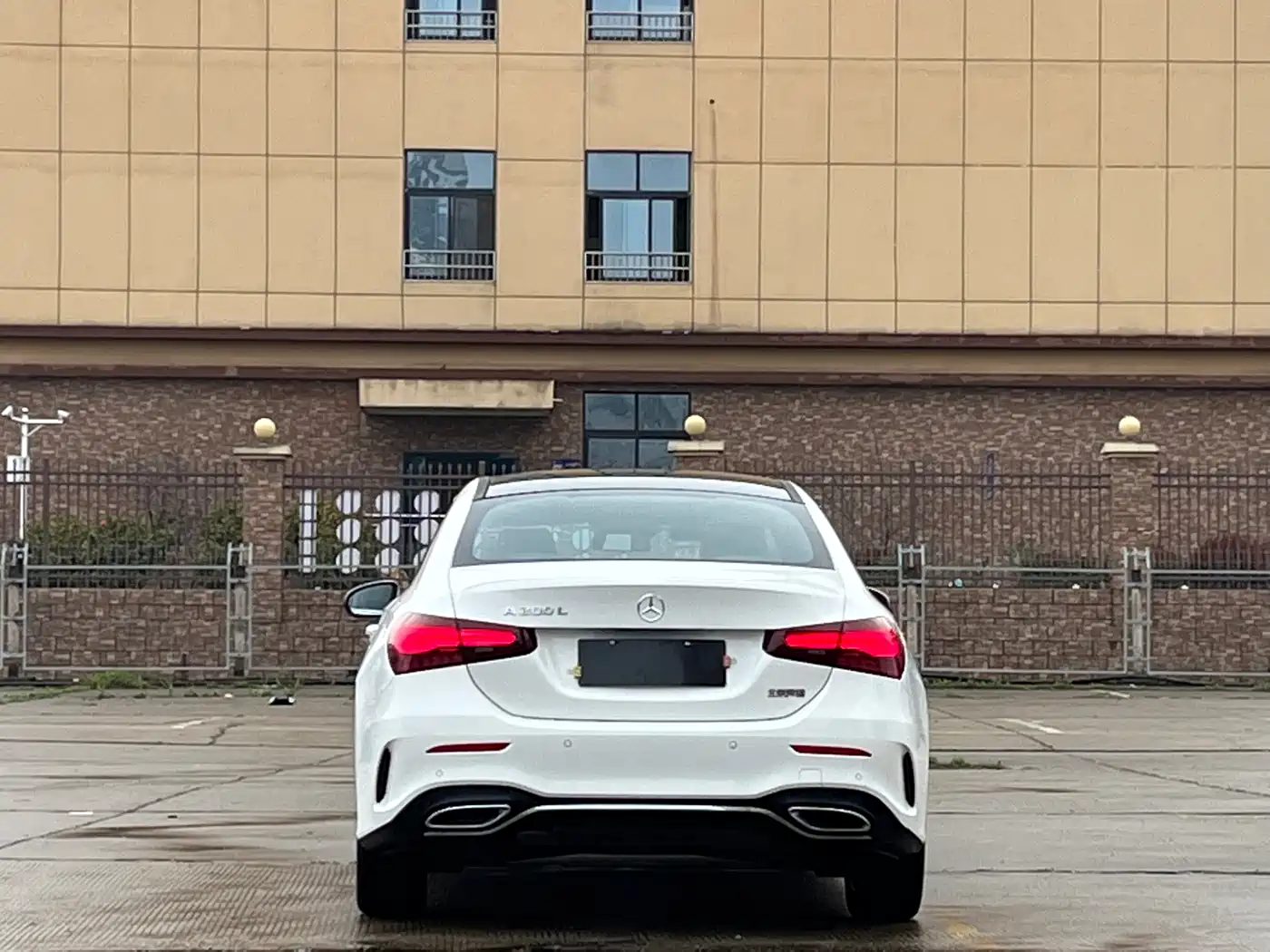 Mercedes-Benz A-Class 2024 A 200 L Fashion Edition фото 8