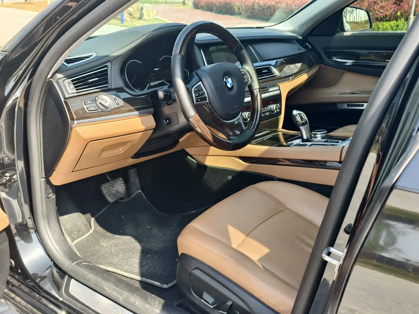 BMW 7 Series 2013 Model 730Li Leading фото 7