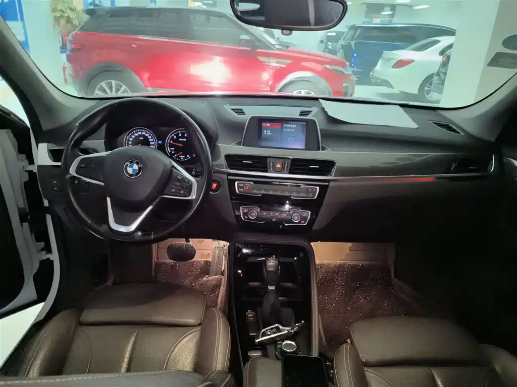 BMW X1 2019 sDrive18Li Premium Model фото 6