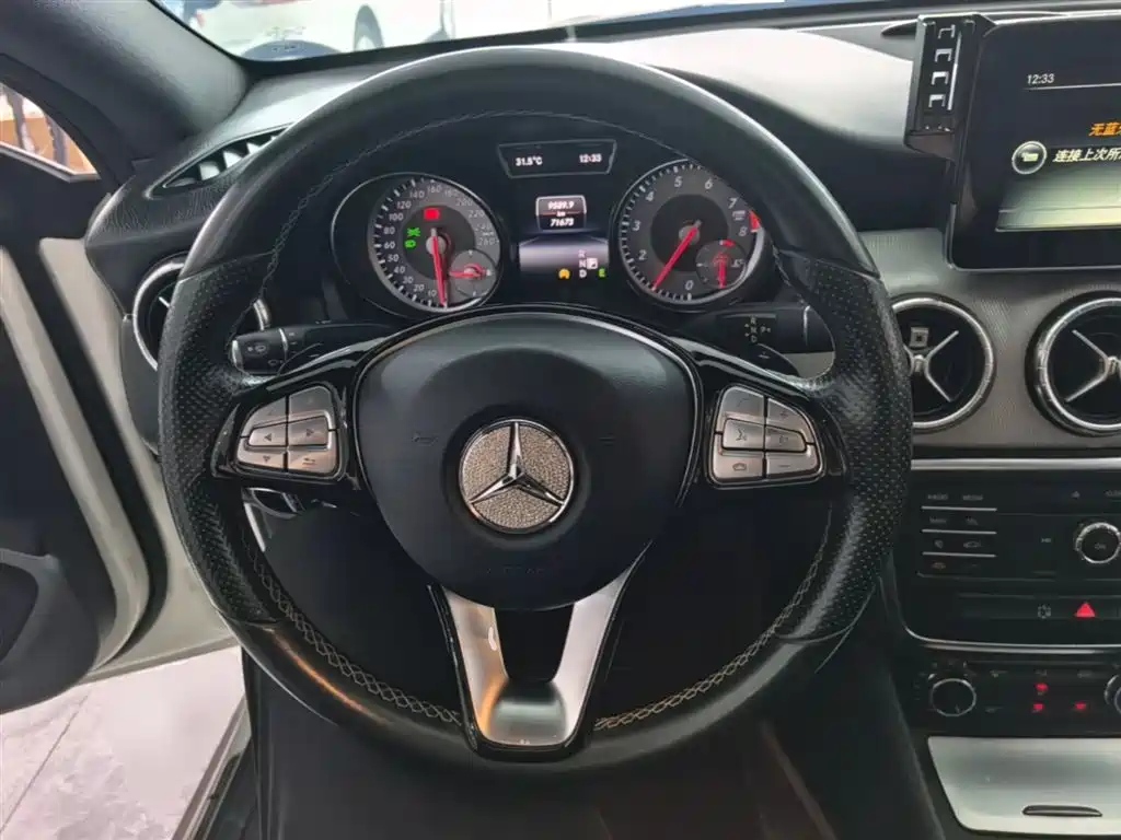 Mercedes-Benz CLA (Import) 2015 CLA 200 фото 11