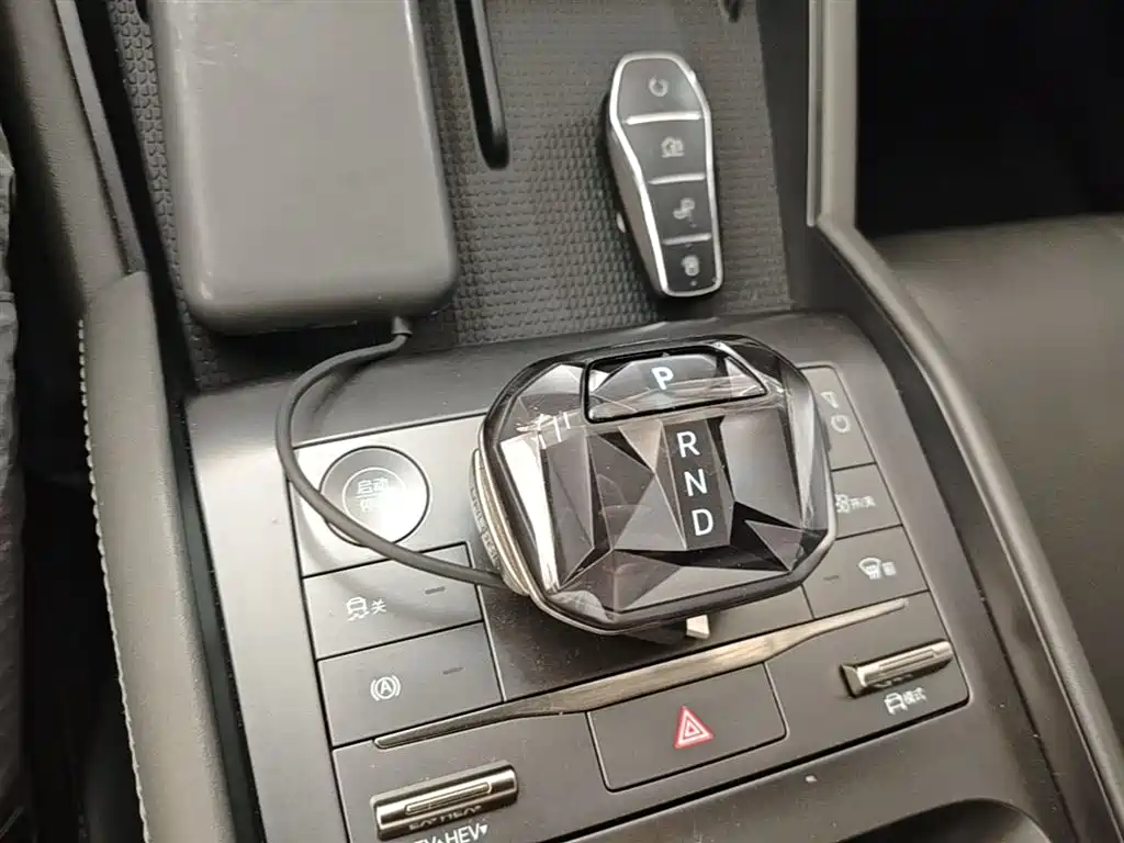 BYD Qin L 2024 DM-i 80KM Superior фото 14