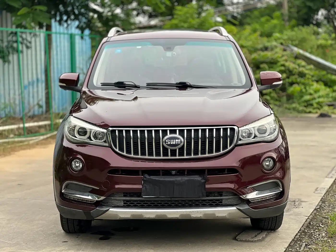 SWM Motor SWM X7 2017 2016 1.8L Manual Luxury 7-seater