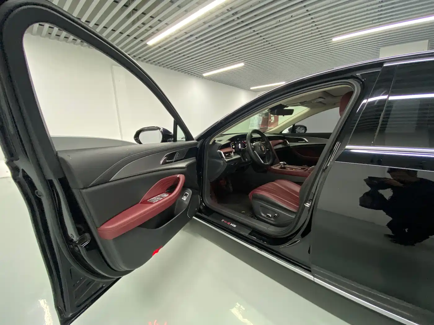 Hongqi H5 2024 1.5T DCT Smart Connect Flag Rhythm Edition фото 16