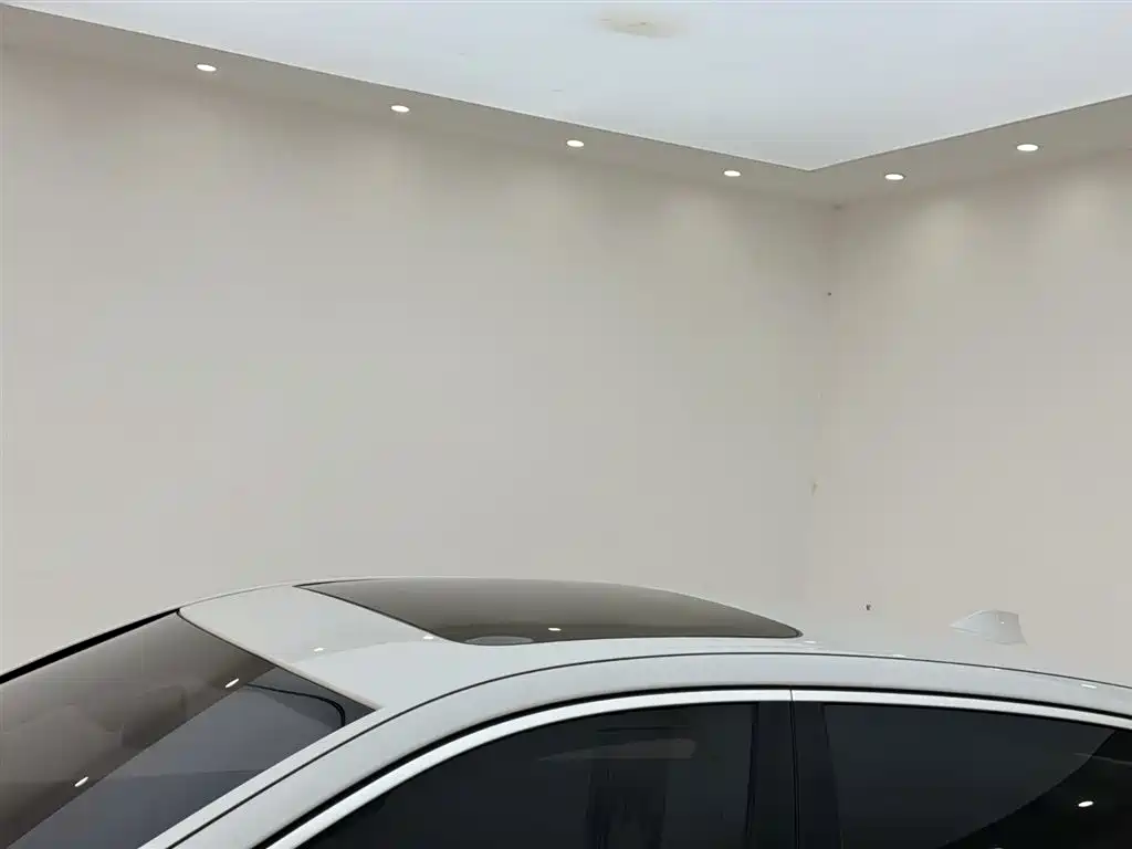BMW 5 Series 2017 520Li Classic Edition фото 23