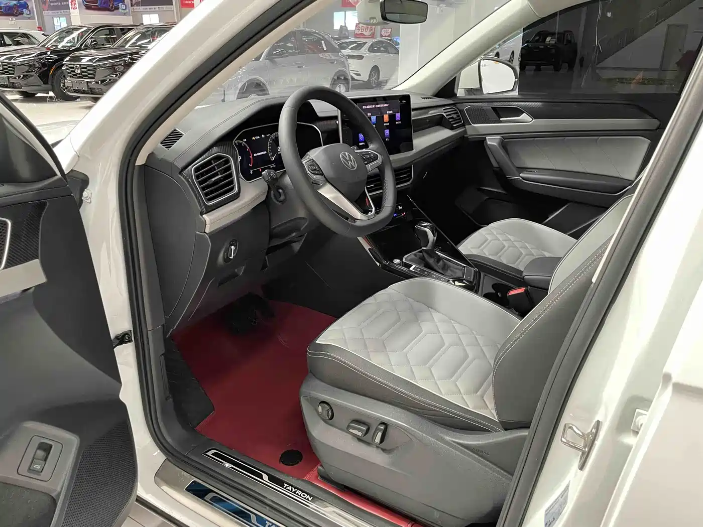 Volkswagen Tayron 2023 280TSI 2WD Luxury Plus Advanced Edition фото 7