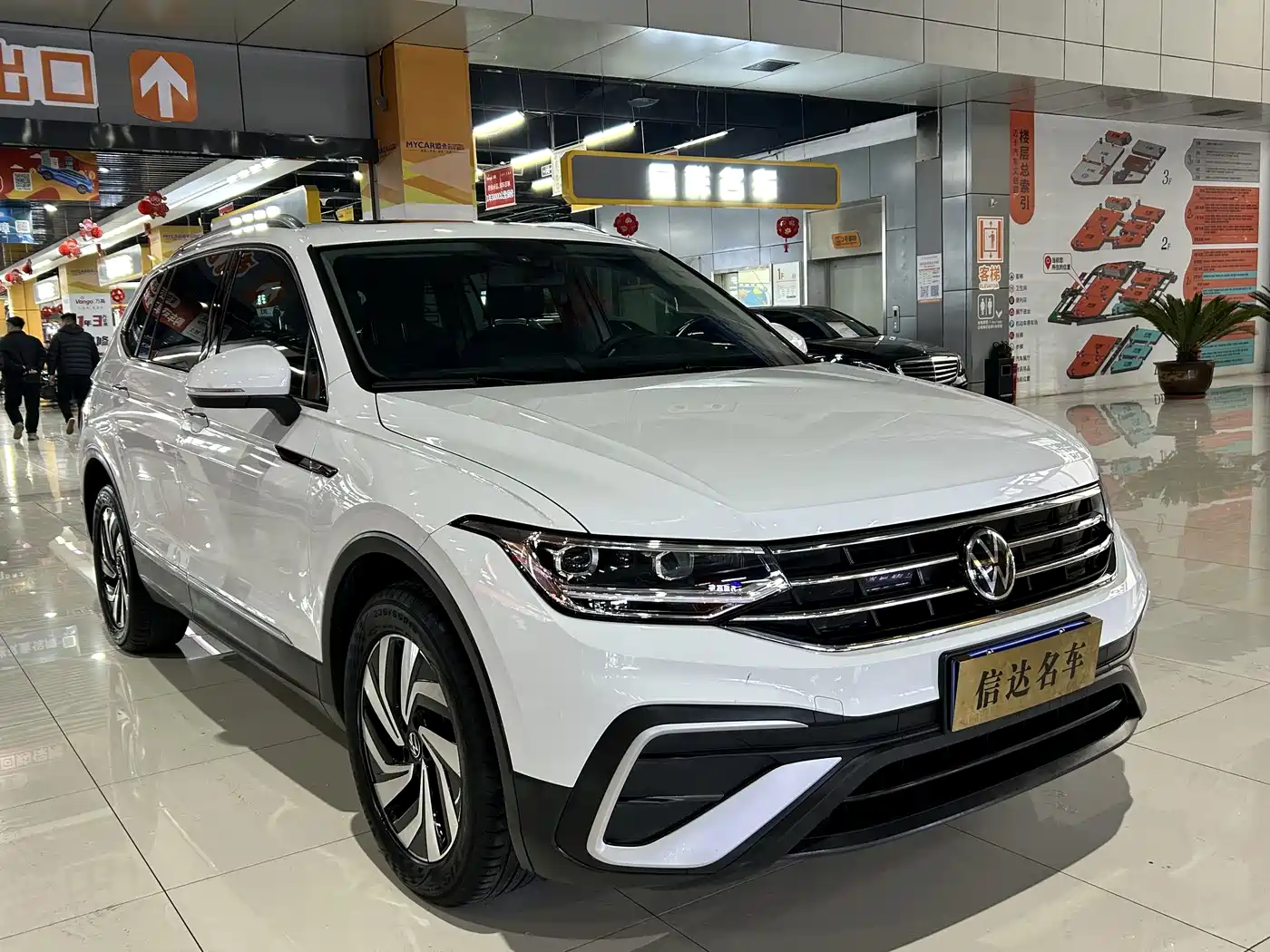 Volkswagen Tiguan L 2023 300TSI Automatic 2WD Smart Enjoyment Edition фото 3