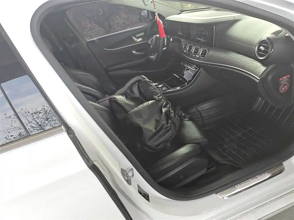Mercedes-Benz E-Class 2016 E 200 L Sport Type фото 20