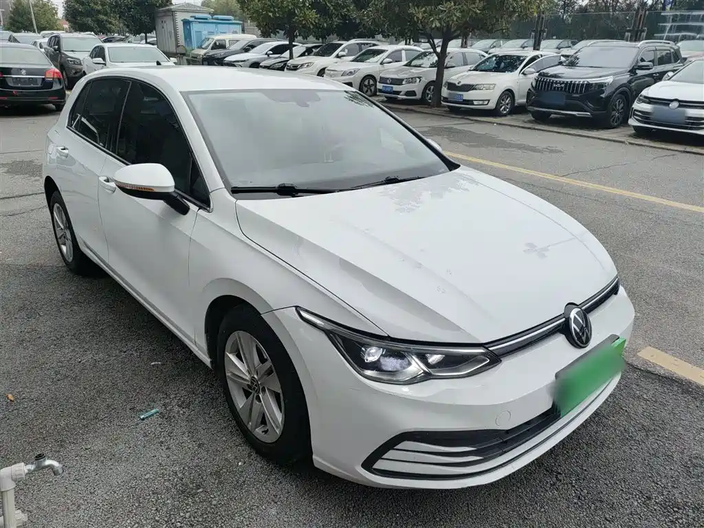 Volkswagen Golf 2023 Model 200TSI DSG фото 22