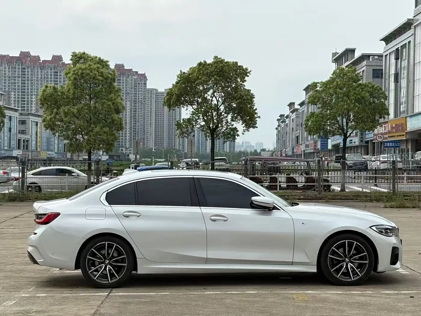 BMW 3 Series 2022 325Li M Sport Package фото 11