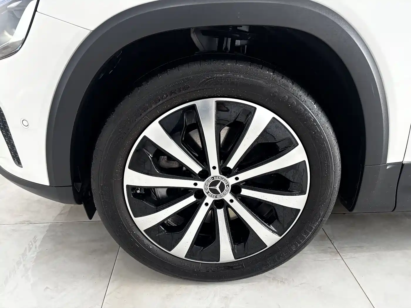 Mercedes-Benz GLB 2025 Model GLB 220 Fashion Style фото 32