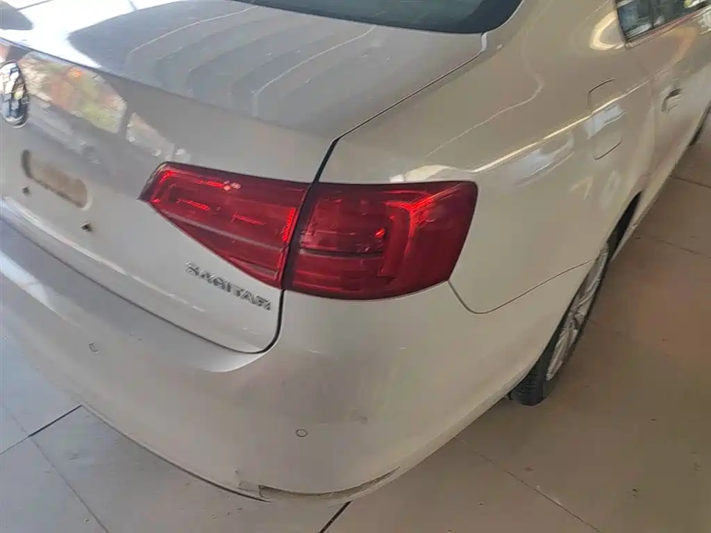 Volkswagen Sagitar 2015 1.6L Manual Comfort фото 8