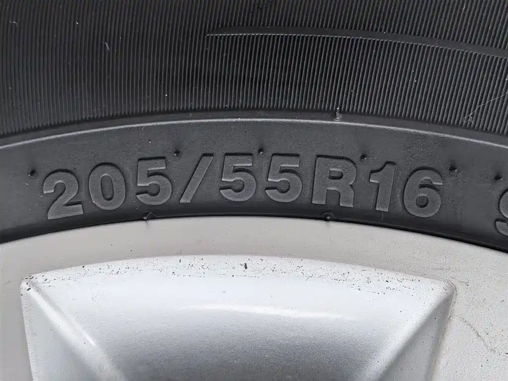 Volkswagen Sagitar 2012 1.6L Automatic Comfort Type фото 24