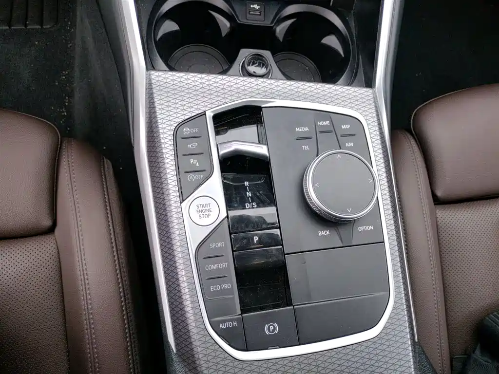 BMW 3 Series 2025 330Li M Sport Night Edition фото 14