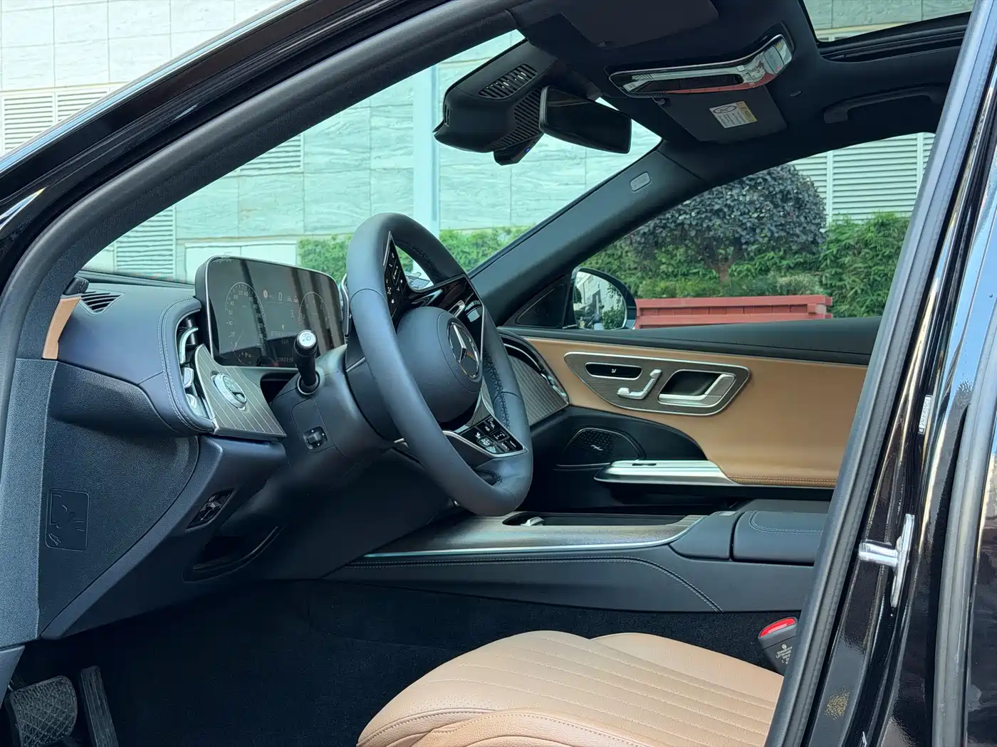Mercedes-Benz E-Class 2024 E 300 L Fashion фото 7