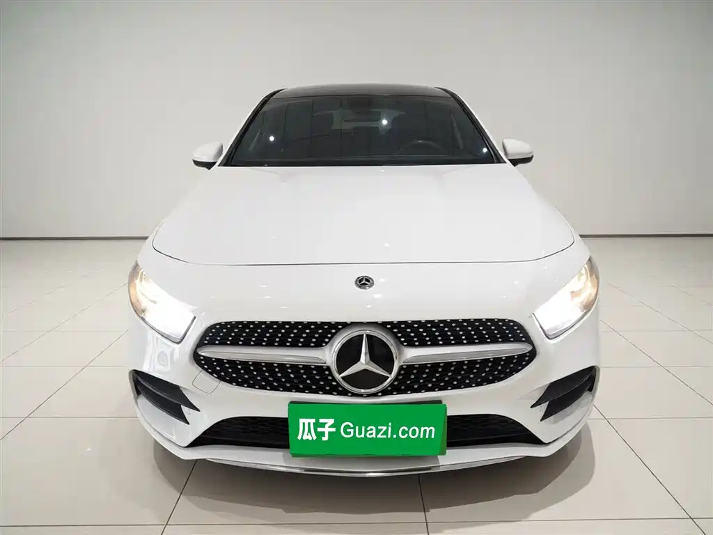 Mercedes-Benz A-Class 2019 A 180 L Sport Sedan фото 3