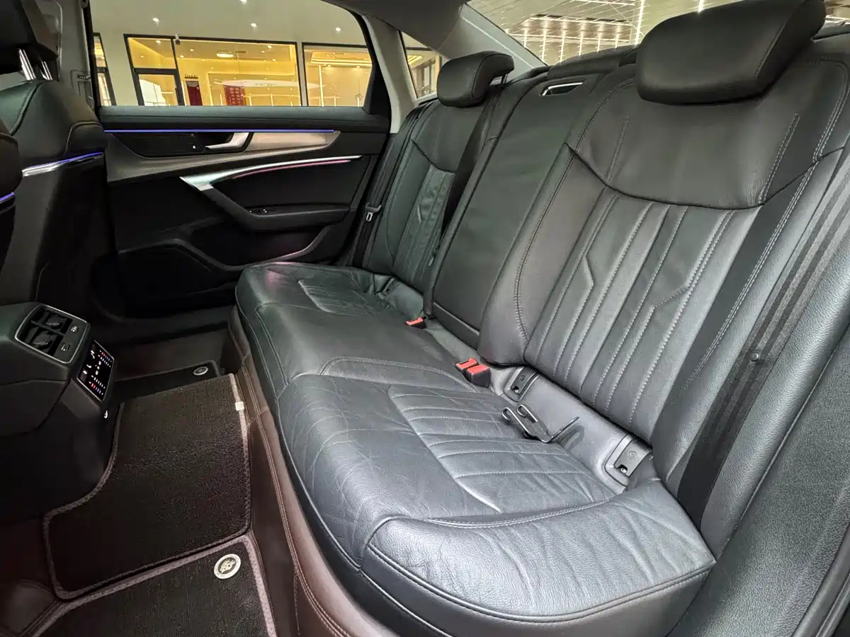 Audi A6L 2021 45 TFSI quattro Exclusive Elegance фото 39
