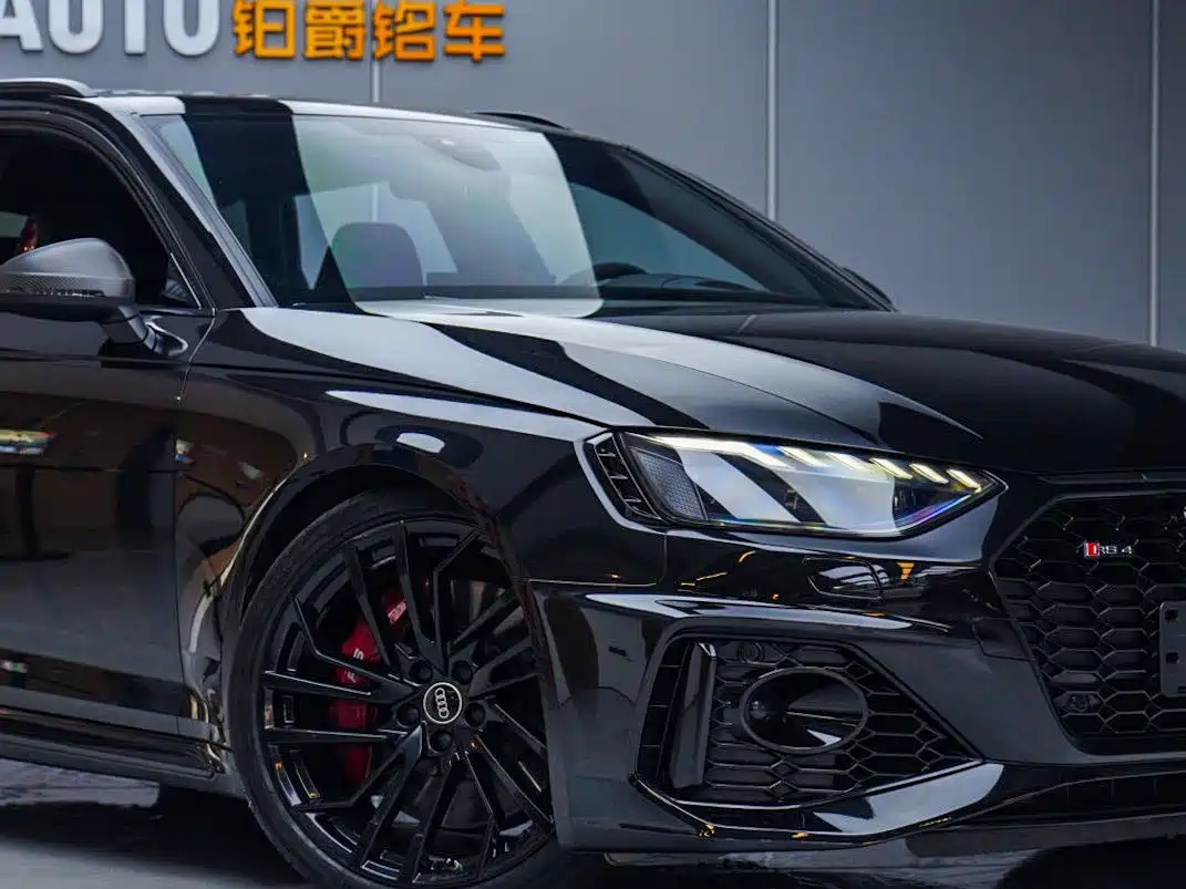 Audi RS 4 2021 RS4 Avant Obsidian Edition фото 3