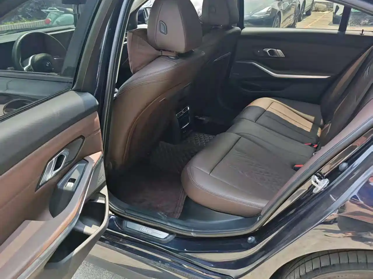 BMW i3 2023 eDrive 40 L Shadow Night Sport Package фото 4