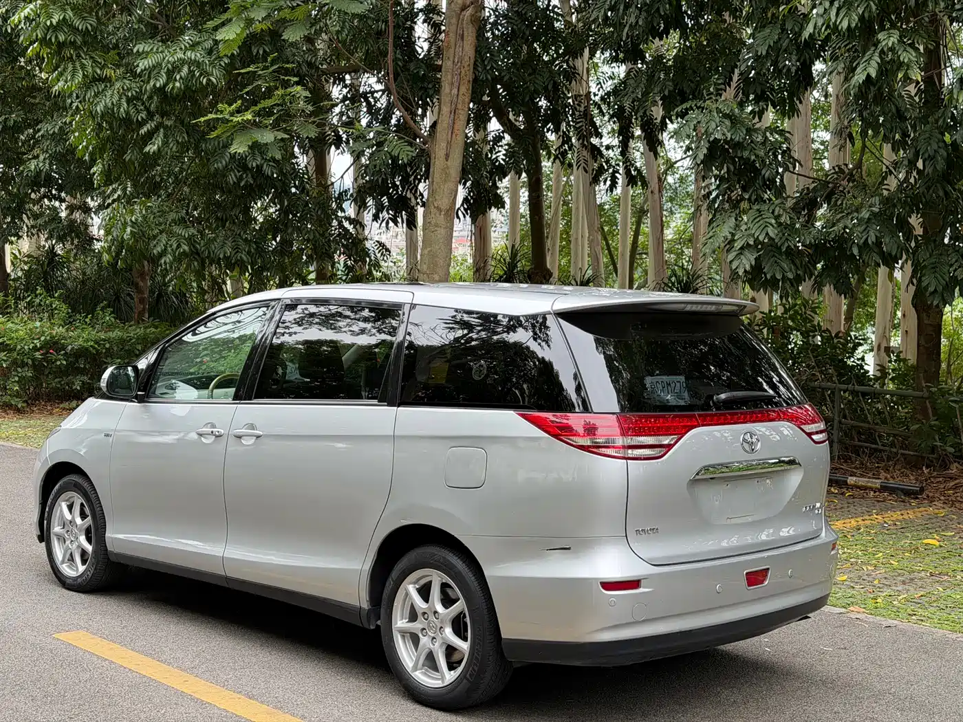 Toyota Previa 2006 Model 2.4L 7-Seater Luxury Edition фото 3