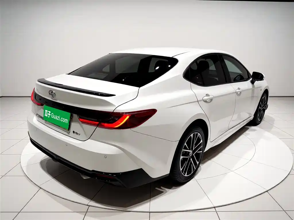 Toyota Camry 2026 Hybrid 2.0HSE Sport Lite Edition фото 7