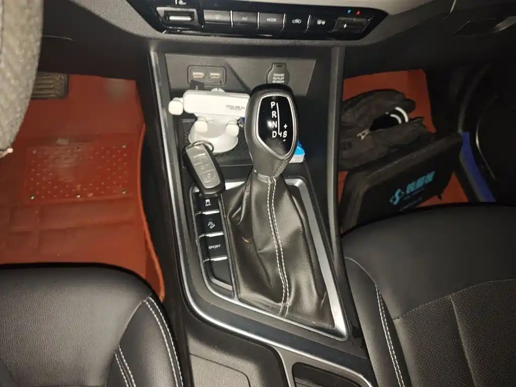 Фото 7 - Geely Vision X3