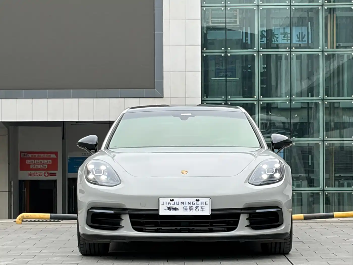 Porsche Panamera 2017 Panamera 3.0T фото 2