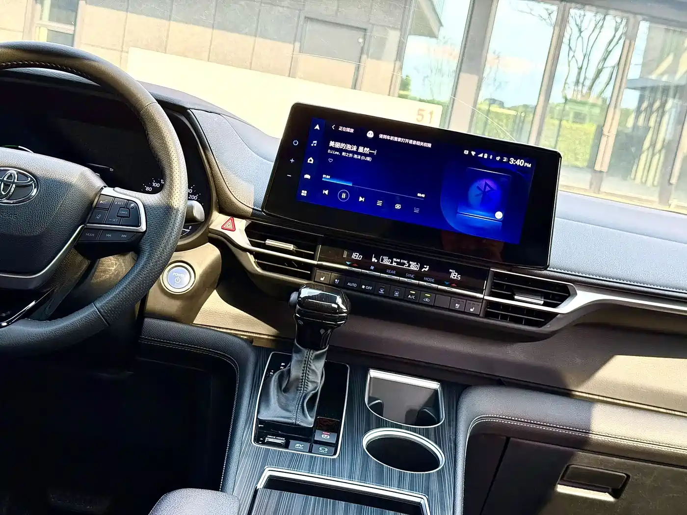 Toyota Sienna 2021 2.5L Hybrid Premium Edition фото 14