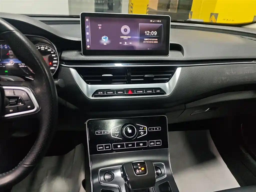 Hongqi H5 2020 1.8T Automatic Smart Connection Qi Rhythm Edition фото 6