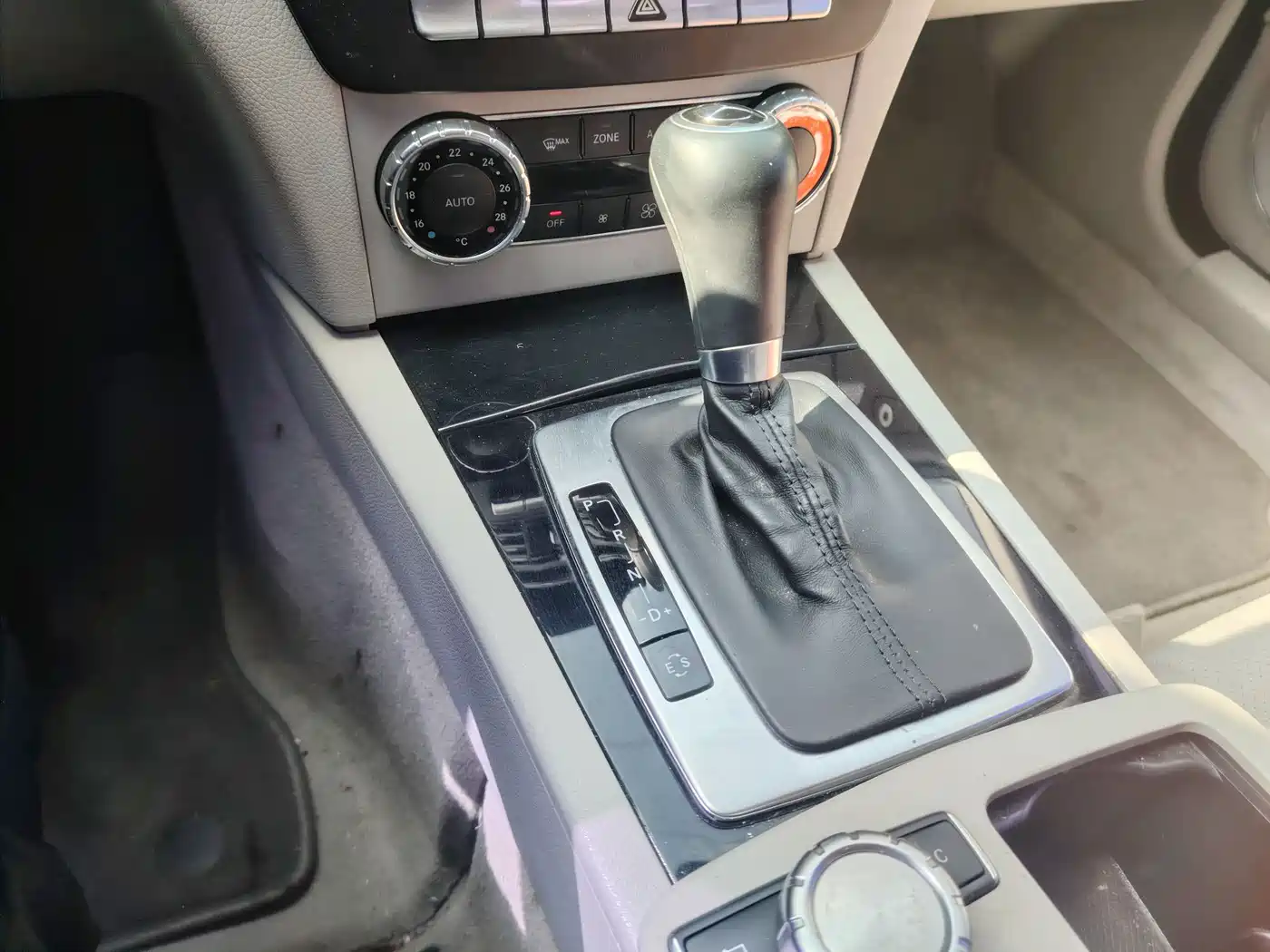 Mercedes-Benz C-Class 2011 C 180K Classic фото 22