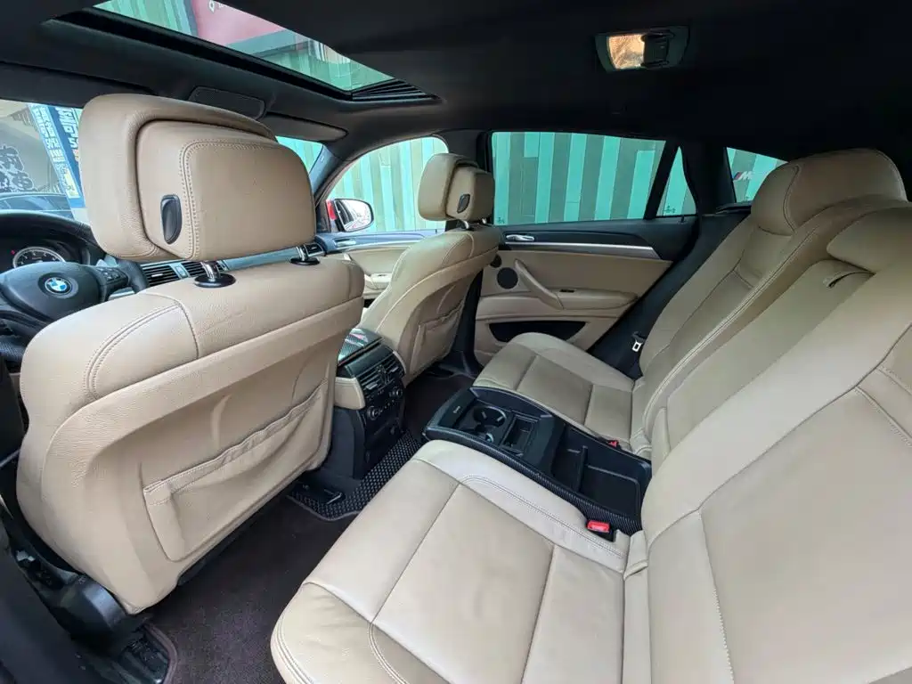 Фото 8 - BMW X6 M