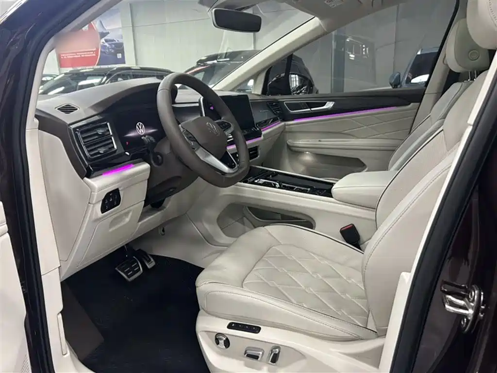 Volkswagen Viloran 2022 380TSI Premium Edition фото 14