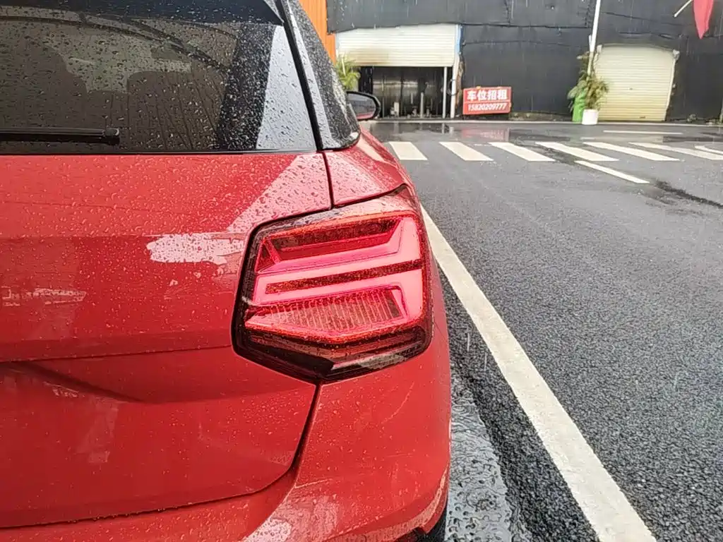 Фото 8 - Audi Q2L